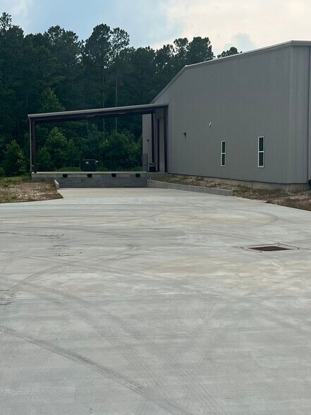 More Photos Of 921 Old Still Road, Woodbine Manufacturing For Lease