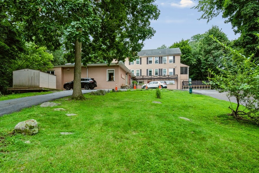 More Photos Of 1621 Harrison Ave, Mamaroneck Storefront Retail Residential For Sale