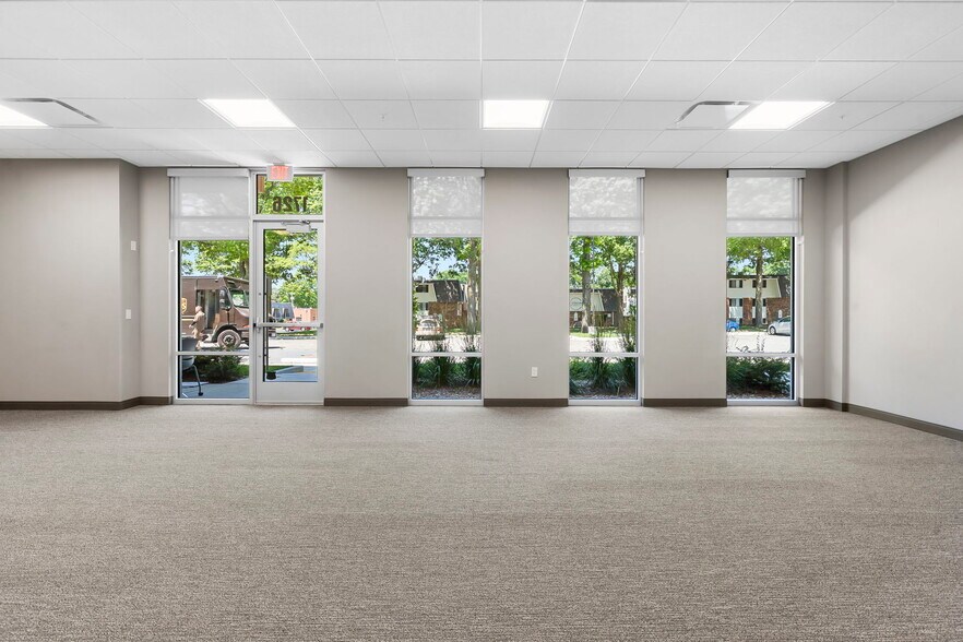 More Photos Of 1724 S Luster Ave, Springfield Office For Lease