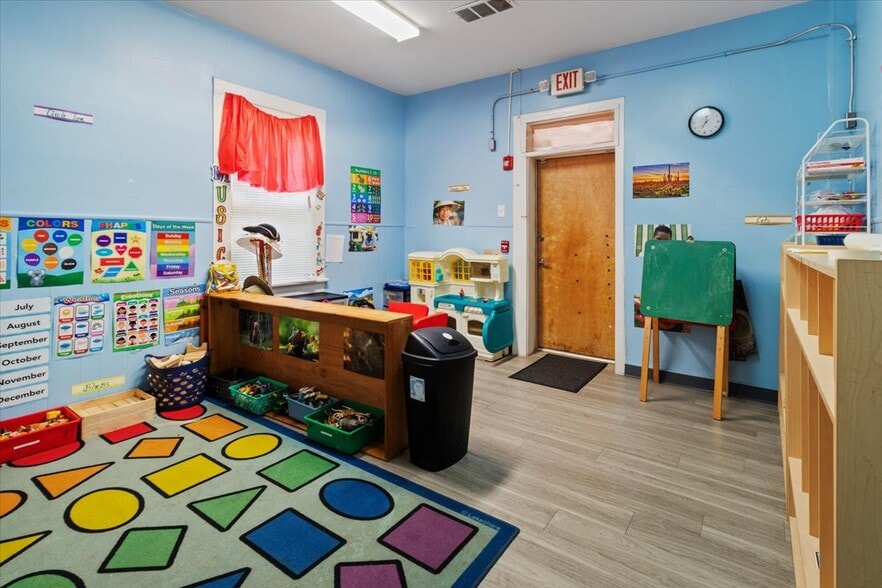 More Photos Of 2365 County Line Rd, Atlanta Daycare Center For Sale