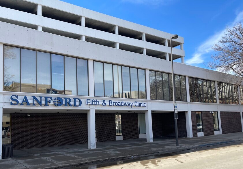 Primary Photo Of 515 E Broadway Ave, Bismarck General Retail For Lease