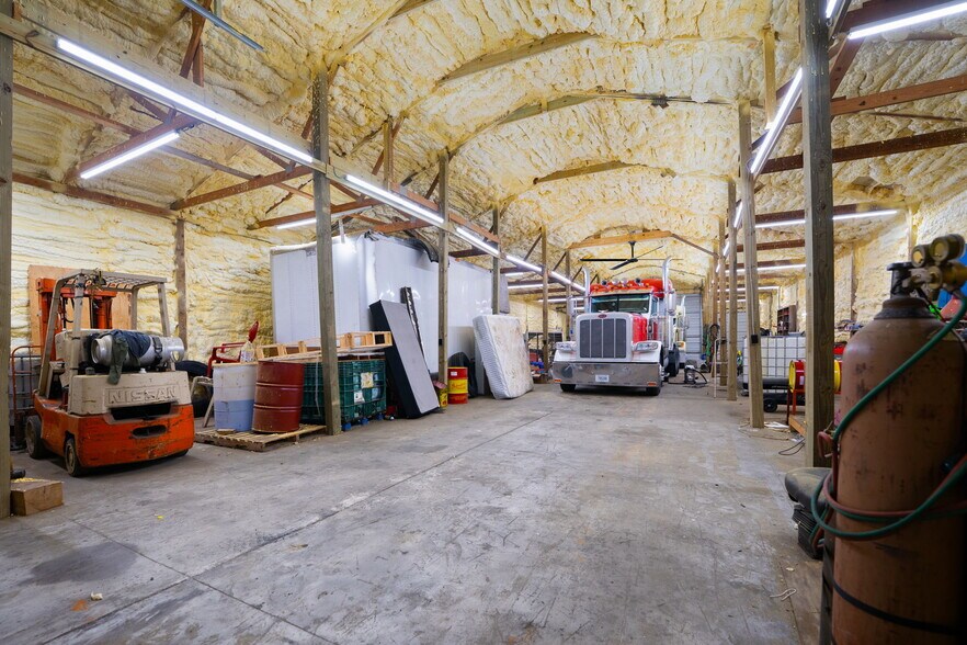 More Photos Of 4564 New Liberty Big Meadow Rd, Knob Lick Warehouse For Sale