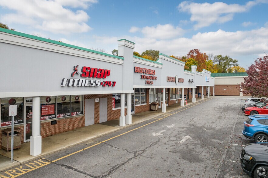 More Photos Of 455 State Rt 23, Wantage Supermarket For Lease