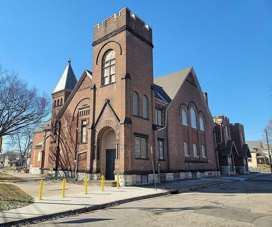 Primary Photo Of 433 Oak St, Dayton Religious Facility For Sale