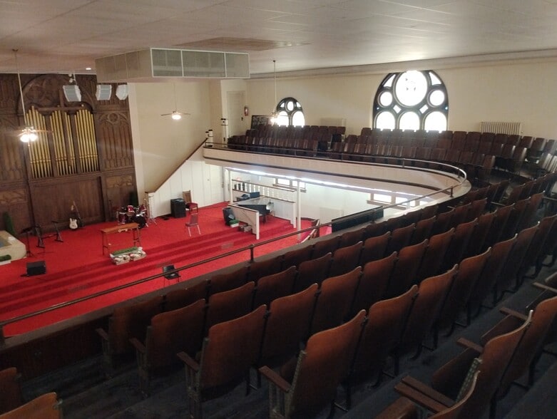 More Photos Of 906 Elm St, Coffeyville Religious Facility For Sale