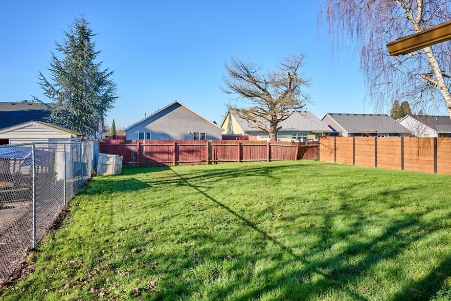 More Photos Of 880 N Pershing St, Mount Angel Apartments For Sale