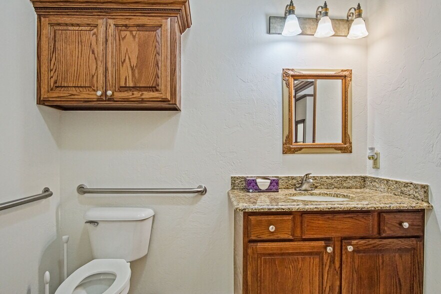 More Photos Of 1006 24th Ave NW, Norman Office For Sale