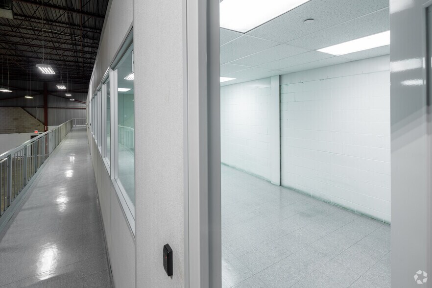 More Photos Of 2 Colony Ct, Brampton Warehouse For Sale