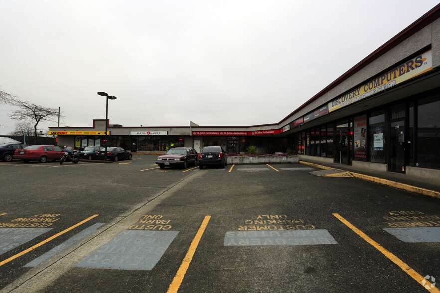More Photos Of 3214 Douglas St, Saanich General Retail For Lease