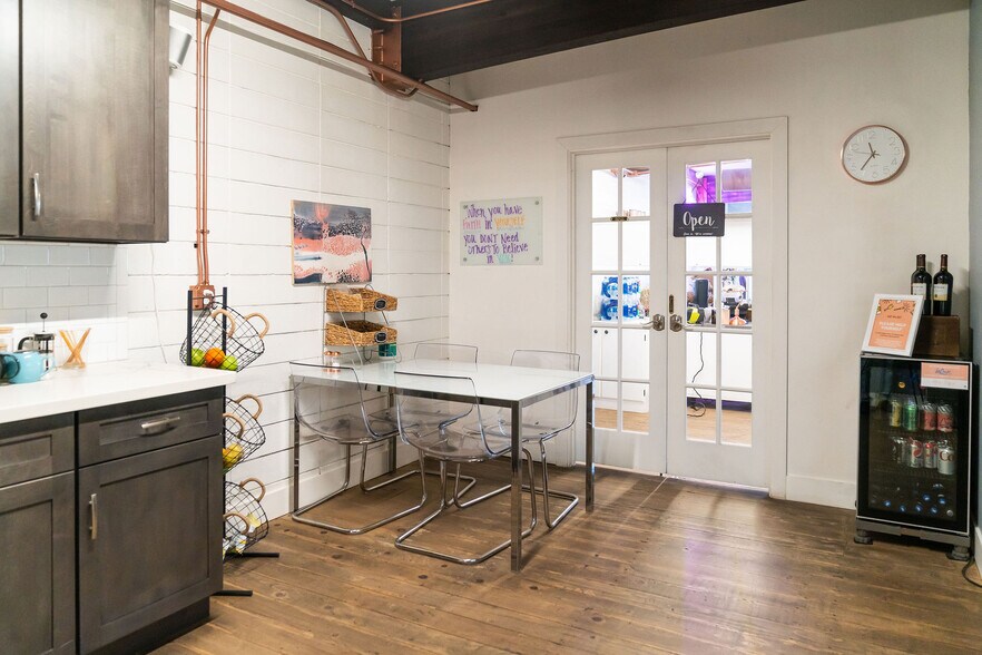 More Photos Of 931 10th St, Modesto Coworking Space