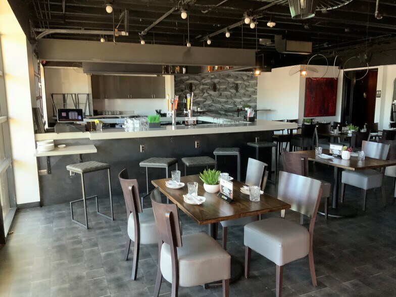 More Photos Of 5538 N 7th St, Phoenix Restaurant For Lease