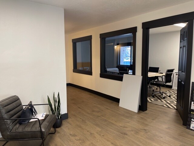 More Photos Of 60 W Canyon Crest Rd, Alpine Office For Sale
