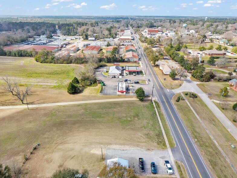 More Photos Of 206 Railroad Ave E, Wagener Freestanding For Sale