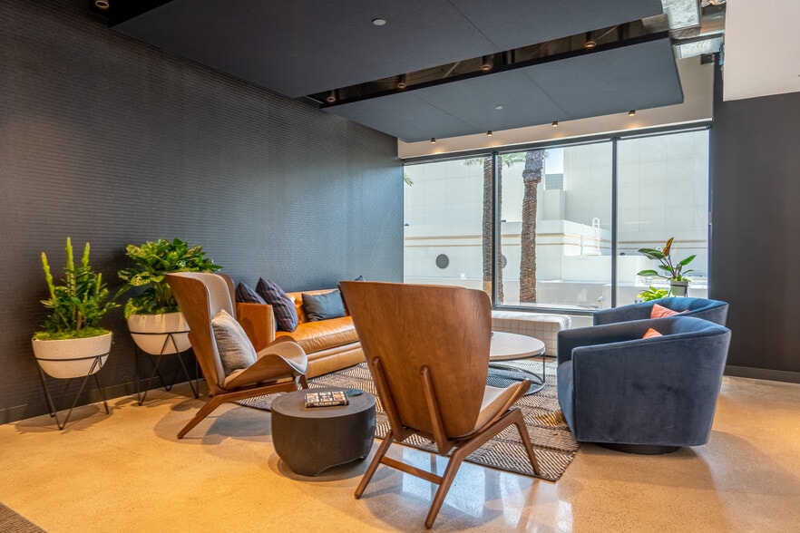 More Photos Of 200 E Van Buren St, Phoenix Office For Lease