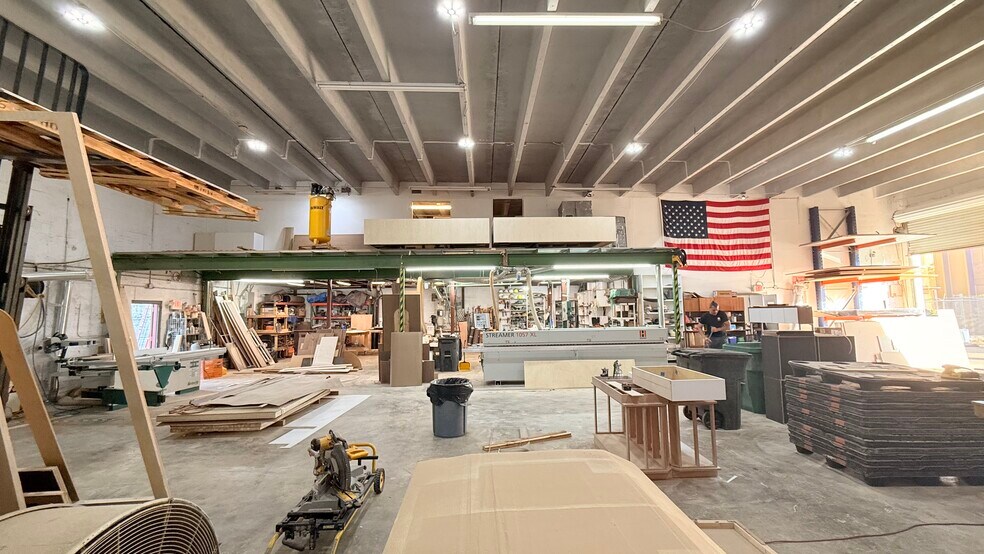 More Photos Of 8497-8499 NW 54th St, Doral Warehouse For Sale