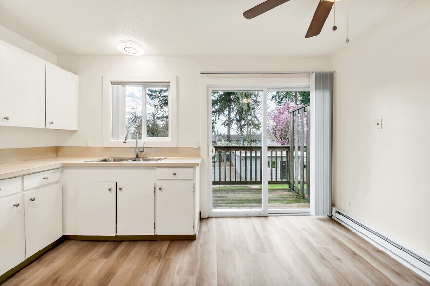 More Photos Of 16300-16400 E Burnside St, Gresham Apartments For Sale