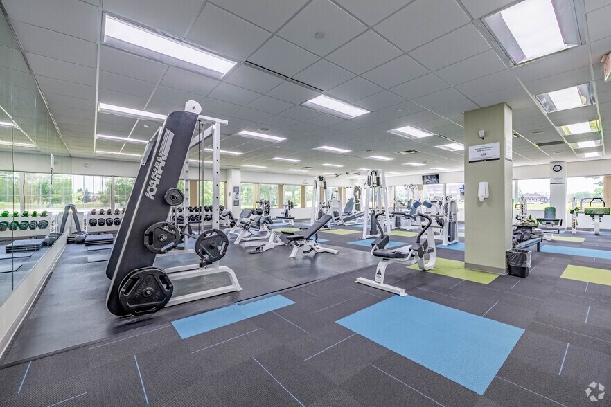 More Photos Of 4555 Lake Forest Dr, Blue Ash Office For Lease