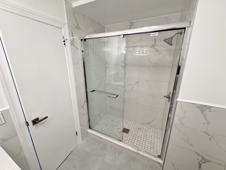 More Photos Of 113 N Chestnut St, New Paltz Office Residential For Lease