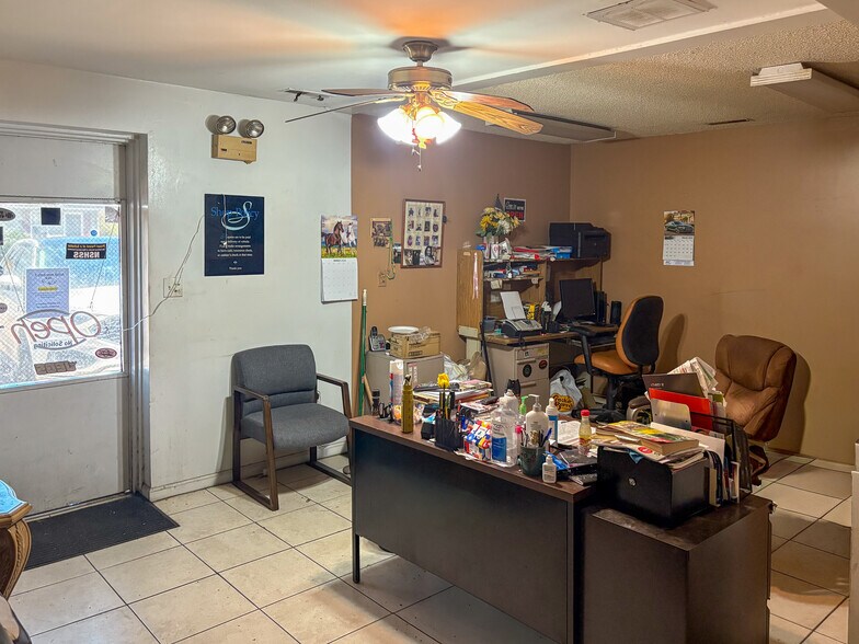 More Photos Of 6921 Stall Rd, Charleston Auto Repair For Lease