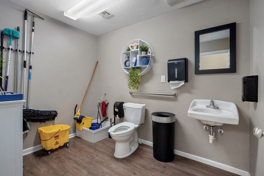 More Photos Of 4736 S 131st Rd, Bolivar Warehouse For Sale