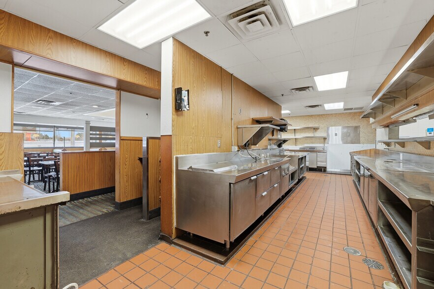 More Photos Of 143 Division St, Stevens Point Restaurant For Sale