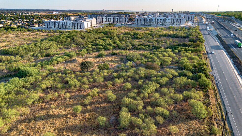 More Photos Of 4261 IH-35 Expy, New Braunfels Land For Sale
