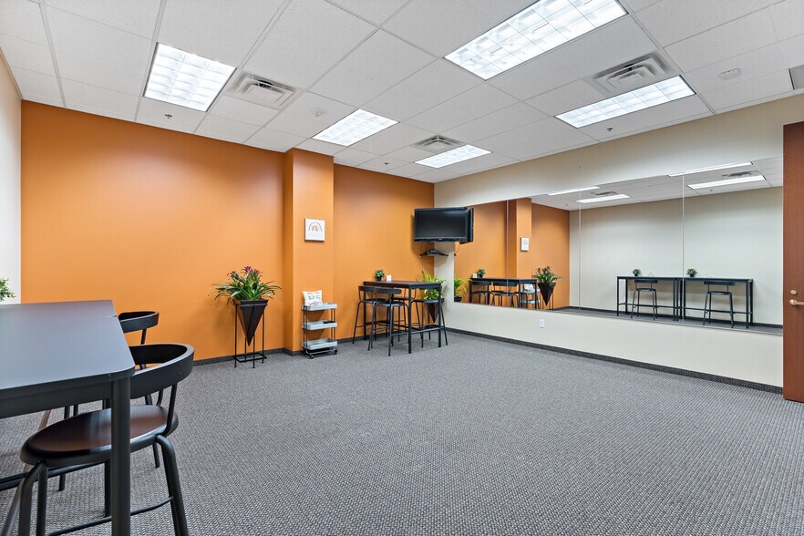 More Photos Of 10400 Viking Dr, Eden Prairie Office For Lease