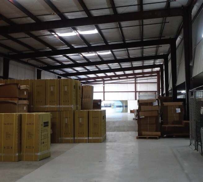 More Photos Of 1 Bodybilt Pl, Navasota Manufacturing For Sale