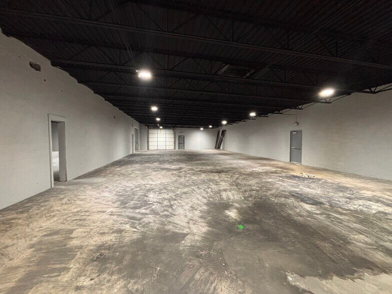 More Photos Of 1017 S Logan St, Mishawaka Manufacturing For Lease