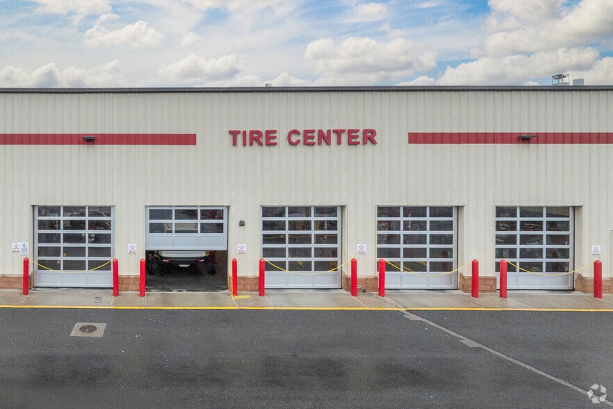 More Photos Of 3642 Hampton Rd, Oceanside Supermarket For Sale