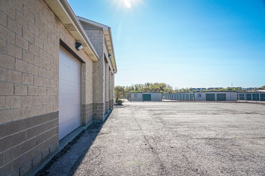 More Photos Of 102 Cecil Henderson Rd, Canonsburg Service For Lease