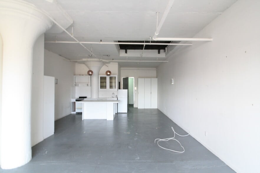 More Photos Of 49 Wyckoff Ave, Brooklyn Warehouse For Lease