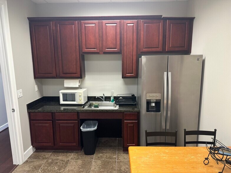 More Photos Of 16000 Park Ten Pl, Houston Medical For Sale