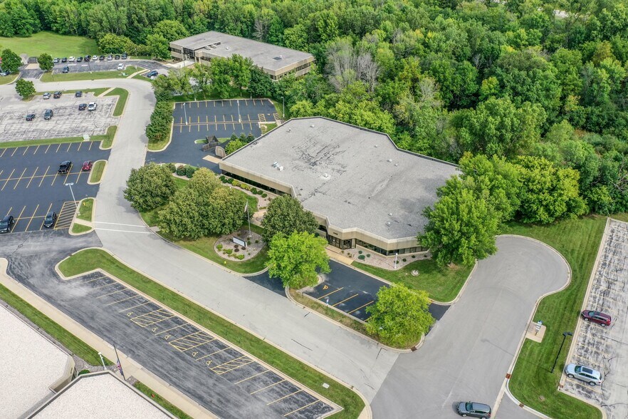 More Photos Of 1088 Springhurst Dr, Green Bay Office For Lease