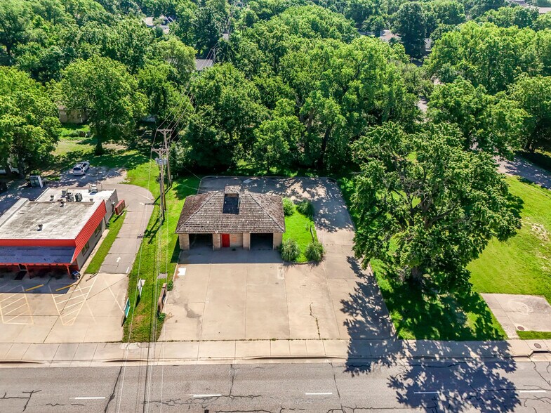 More Photos Of 220 N 2nd Ave, Mulvane Carwash For Sale