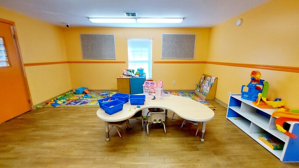 More Photos Of 601 Buena Pky, Bridgewater Daycare Center For Sale