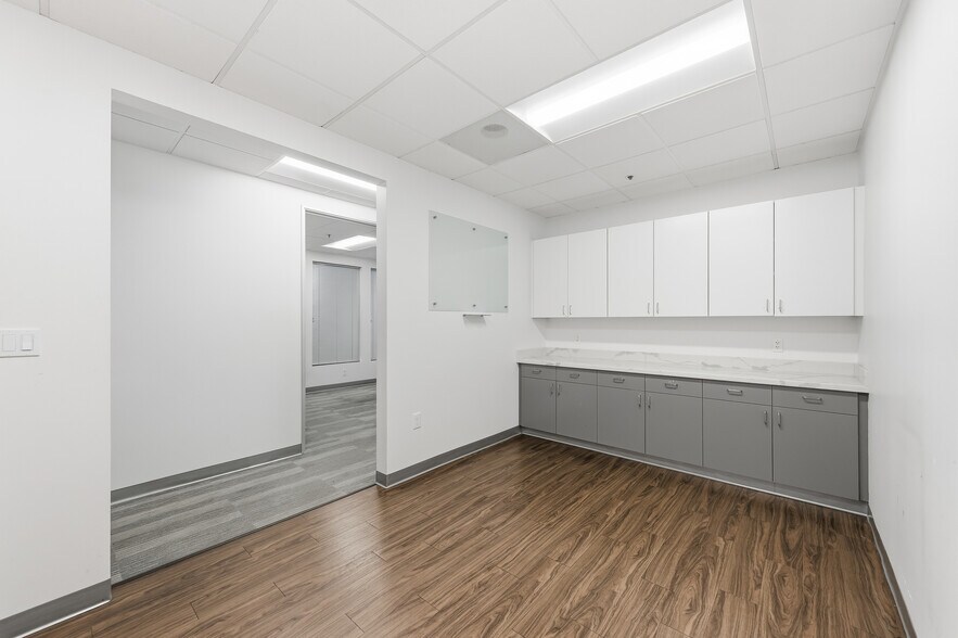 More Photos Of 2542 S Bascom Ave, Campbell Office For Sale