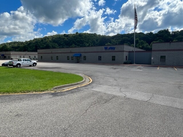 More Photos Of 5000 Elk River Rd S, Elkview Unknown For Lease