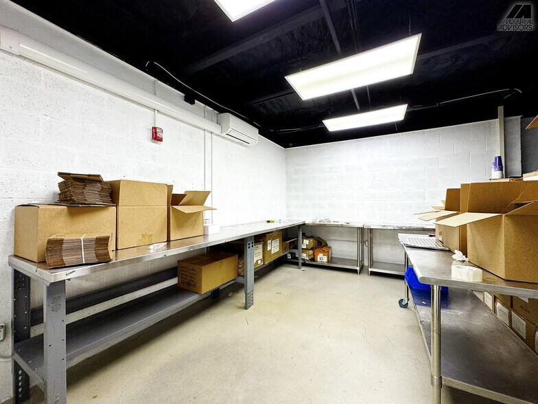 More Photos Of 11379-11399 NW 122nd St, Medley Warehouse For Sale