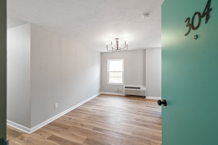 More Photos Of 522 N Main St, Hillsville Office Residential For Sale