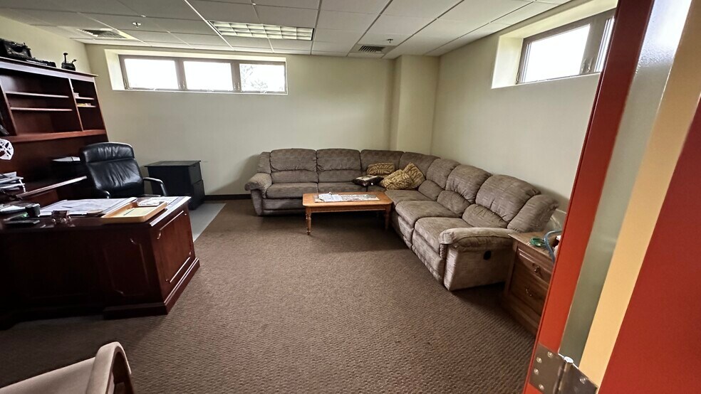 More Photos Of 100 Windermere Ave, Ellington Warehouse For Lease