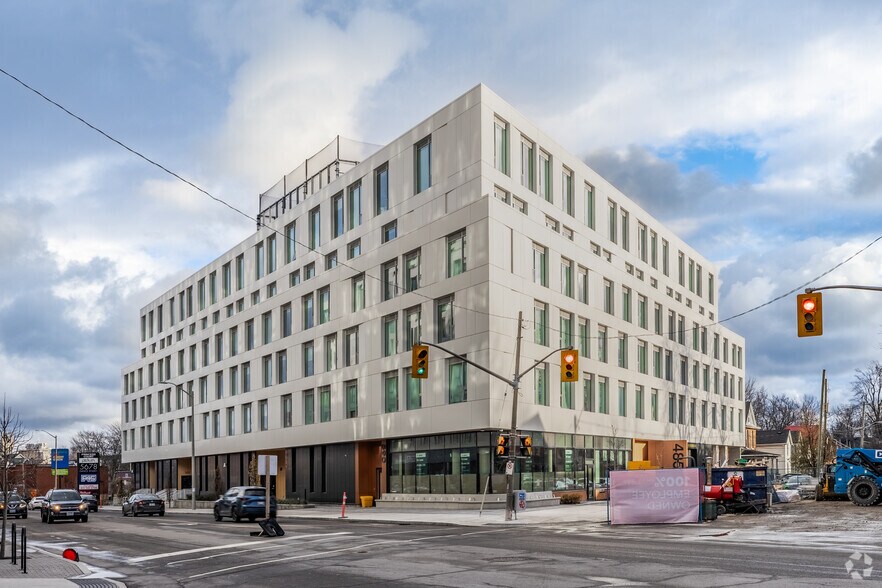 Primary Photo Of 485 Albert St, Kingston Apartments For Lease