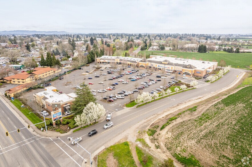More Photos Of 615-697 SW Keck Dr, McMinnville Storefront For Sale