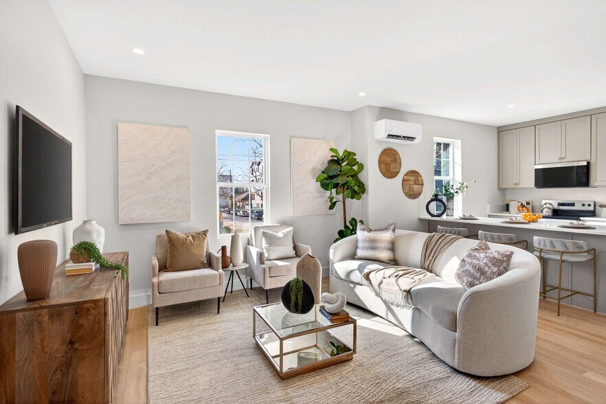 More Photos Of 439 W 9th St, Dallas Apartments For Sale