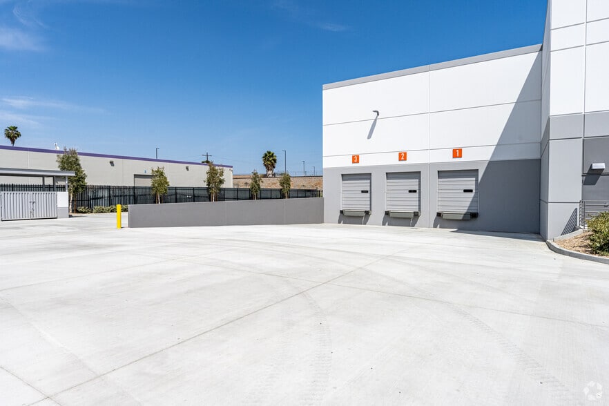 More Photos Of 9920 Pioneer Blvd, Santa Fe Springs Unknown For Lease