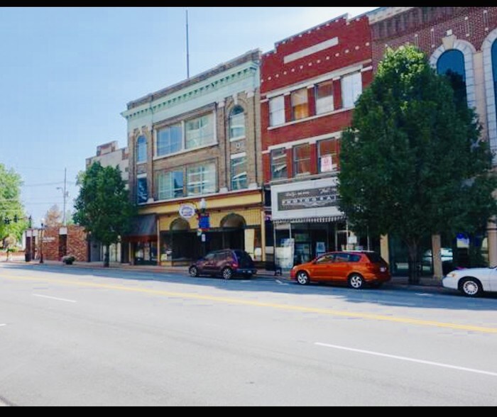 More Photos Of 405-409 S Main St, Joplin Apartments For Lease