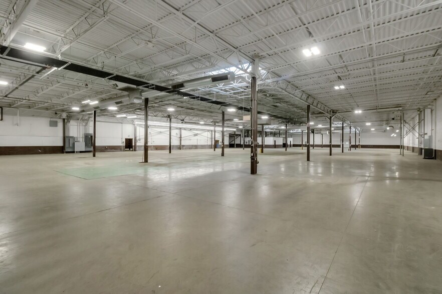 More Photos Of 340 Nagel Dr, Cheektowaga Distribution For Lease