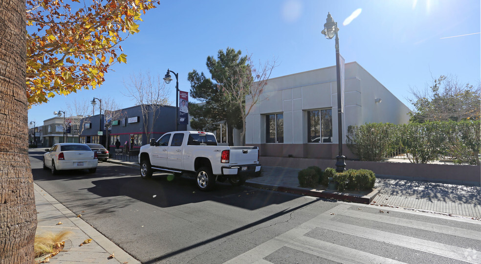 Primary Photo Of 548 W Lancaster Blvd, Lancaster Coworking Space