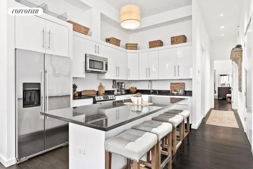 More Photos Of 279 Church St, New York Storefront For Sale