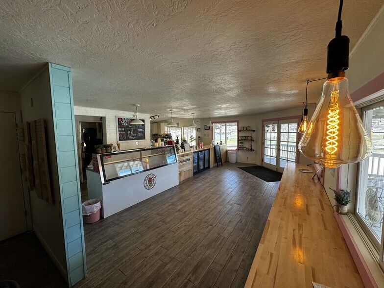 More Photos Of 101 Montgomery St, Idaho City Storefront Retail Residential For Sale